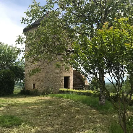 Roulotte De Cirque A Nyaraló Rocamadour